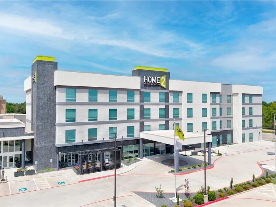 Home2 Suites by Hilton in Paris, Texas — exterior of the hotel served by Excel's multi-unit geothermal system